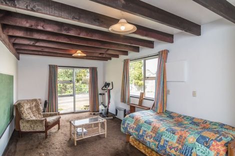 Photo of property in 30 Mahana Road, Paraparaumu Beach, Paraparaumu, 5032