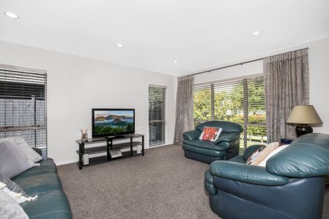 Photo of property in 11 Springcrest Drive, Karaka, Papakura, 2113