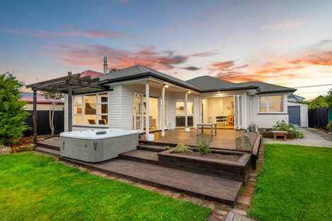 Photo of property in 221 Weston Road, St Albans, Christchurch, 8052