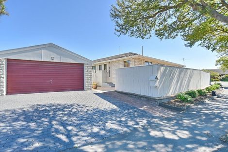 Photo of property in 4 Sonning Place, Redwood, Christchurch, 8051