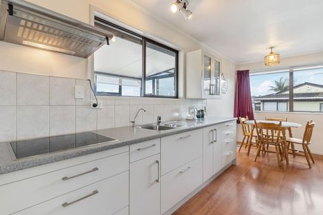 Photo of property in 6 Costar Place, Wiri, Auckland, 2104