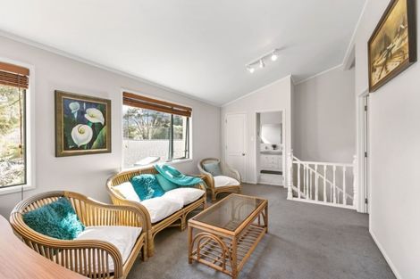 Photo of property in 18 Kingfisher Grove, Greenhithe, Auckland, 0632