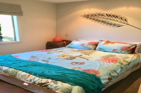 Photo of property in 1 Campbell Drive, Martinborough, 5711