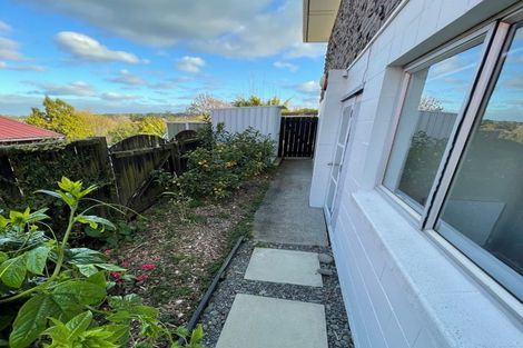 Photo of property in 5/60 West Coast Road, Glen Eden, Auckland, 0602