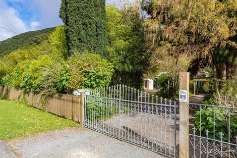 Photo of property in 16 Black Beech Street, Birchville, Upper Hutt, 5018