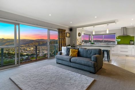 Photo of property in 34 Arahiwi Grove, Tirohanga, Lower Hutt, 5010