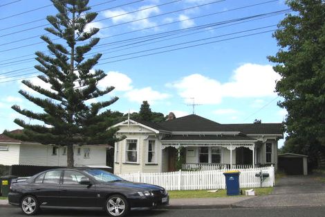 Photo of property in 19 Verbena Road, Birkdale, Auckland, 0626