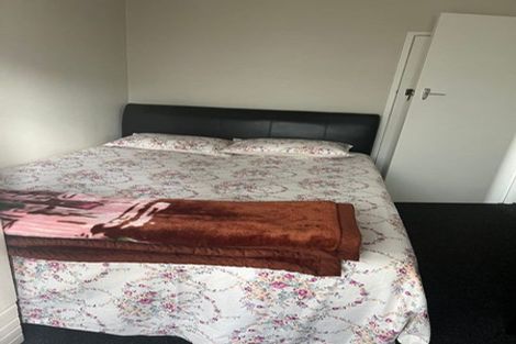 Photo of property in 1/115 Mcleod Road, Te Atatu South, Auckland, 0610