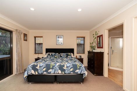 Photo of property in 4 Sharaleigh Place, Grandview Heights, Hamilton, 3200
