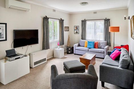 Photo of property in 10 York Street, Moera, Lower Hutt, 5010