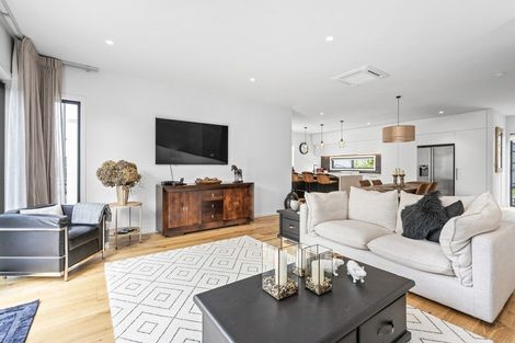 Photo of property in 19 Lakewood Lane, Cambridge, 3434