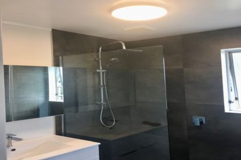 Photo of property in 135 Sunnynook Road, Forrest Hill, Auckland, 0620