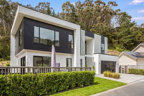 Photo of property in 5 Hull Place, Whitby, Porirua, 5024