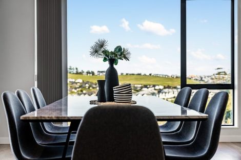 Photo of property in 22 Cassidy Drive, Orewa, 0931