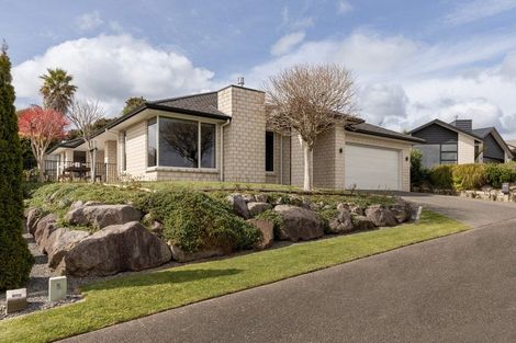 Photo of property in 30 Broadwater Close, Pyes Pa, Tauranga, 3112