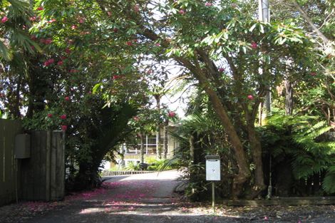 Photo of property in 9 Brabant Road, Waiatarua, Auckland, 0612