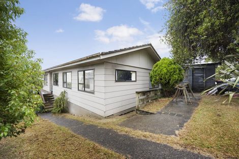 Photo of property in 39 Cockayne Crescent, Sunnynook, Auckland, 0620