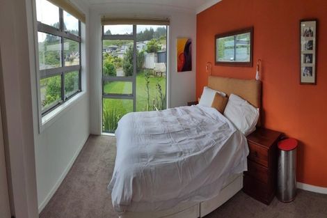 Photo of property in 22 Arahiwi Grove, Tirohanga, Lower Hutt, 5010