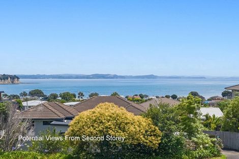 Photo of property in 933a Whangaparaoa Road, Manly, Whangaparaoa, 0930