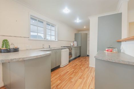 Photo of property in 1 Wairau Place, Kelvin Grove, Palmerston North, 4414