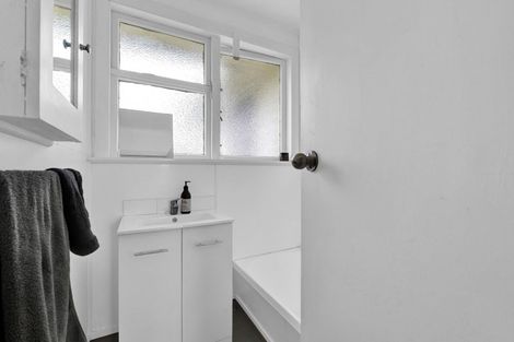 Photo of property in 3 Sutton Place, Hawera, 4610