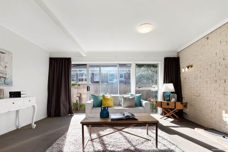 Photo of property in 1/1a Margaret Place, Milford, Auckland, 0620