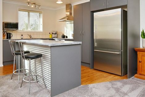 Photo of property in 11 Hannah Place, Redwood, Christchurch, 8051