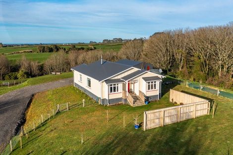 Photo of property in 403 Opunake Road, Cardiff, Stratford, 4391