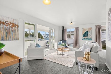 Photo of property in 3 Eastview Grove, Normandale, Lower Hutt, 5010