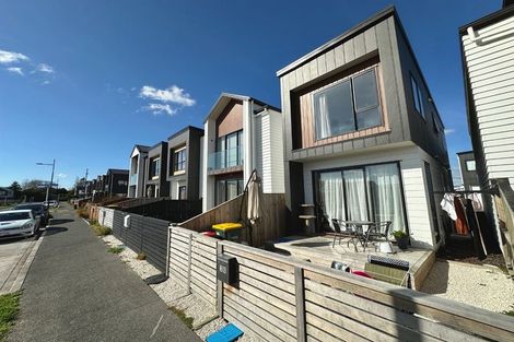 Photo of property in 30 Parahau Road, Papakura, 2110