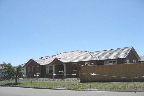 Photo of property in 8 Mataroa Place, Parklands, Christchurch, 8083