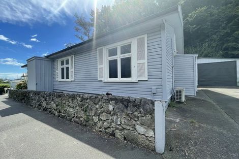 Photo of property in 115-117 Shakespeare Road, Bluff Hill, Napier, 4110