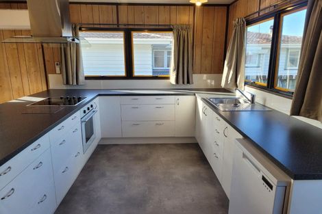 Photo of property in 513 Mangorei Road, Highlands Park, New Plymouth, 4312