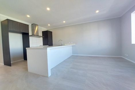 Photo of property in 10/4 Matimati Place, Hobsonville, Auckland, 0616
