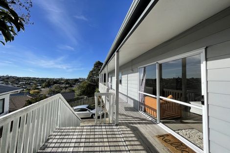 Photo of property in 2/14 Camilla Grove, Totara Vale, Auckland, 0629