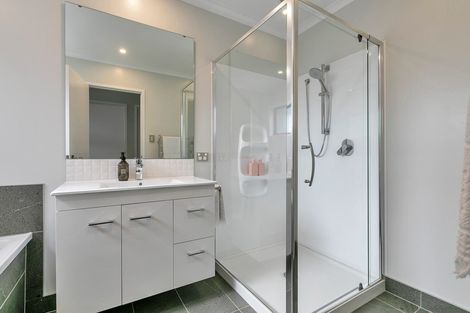 Photo of property in 33 Mapou Road, Hobsonville, Auckland, 0616