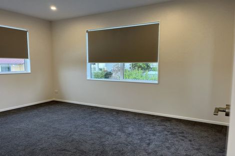 Photo of property in 1c Taupiko Place, Green Bay, Auckland, 0604