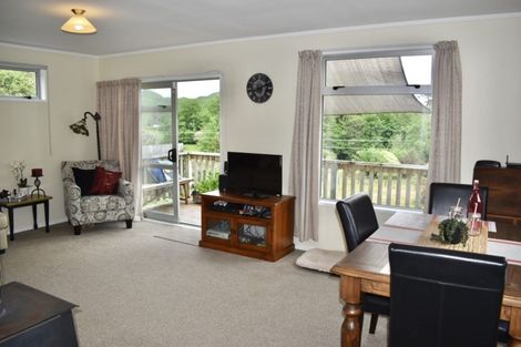 Photo of property in 135 South Manakau Road, Manakau, Otaki, 5583