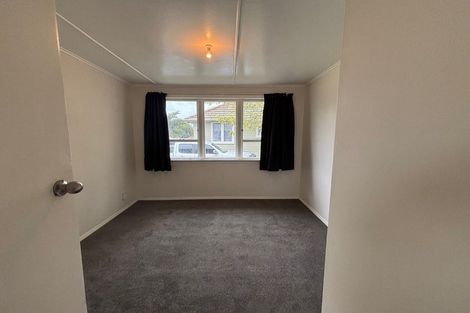 Photo of property in 713-715 Kiwi Street, Camberley, Hastings, 4120