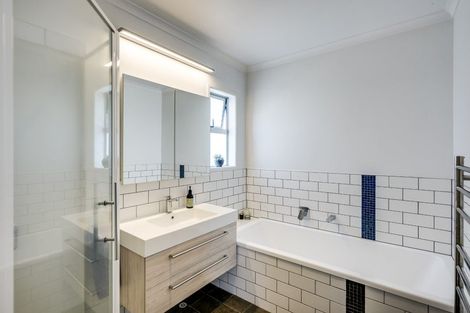 Photo of property in 9 Upham Crescent, Taradale, Napier, 4112