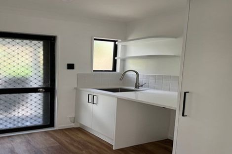 Photo of property in 2/111 Victoria Street, Onehunga, Auckland, 1061