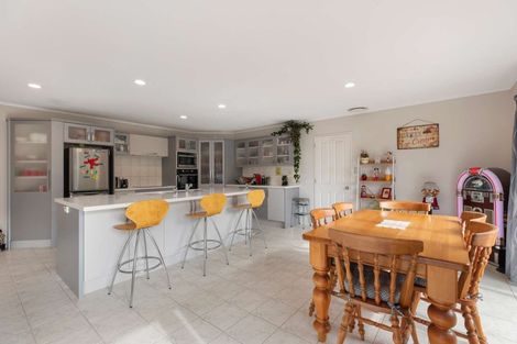 Photo of property in 8 Awaroa Stream Drive, Waiuku, 2123