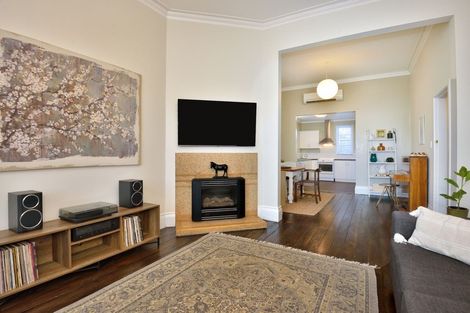 Photo of property in 295 Aberdeen Road, Gisborne, 4010