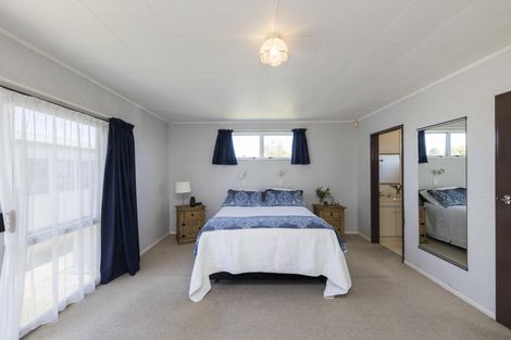 Photo of property in 129 Apollo Parade, Milson, Palmerston North, 4414