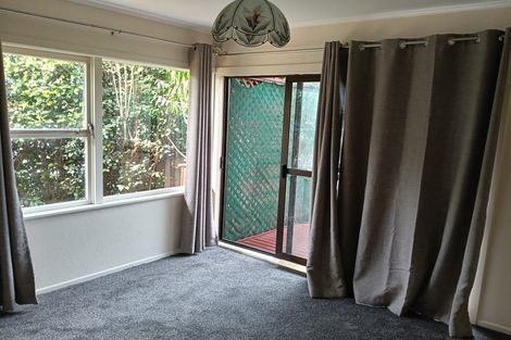 Photo of property in 8 Coletta Lane, Te Atatu South, Auckland, 0610