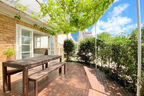 Photo of property in 8 Lynch Street, Point Chevalier, Auckland, 1022