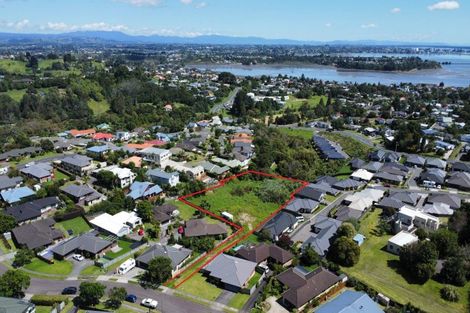 Photo of property in 33 Discovery Avenue, Welcome Bay, Tauranga, 3112