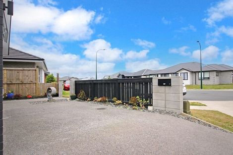 Photo of property in 14 Toi Place, Papamoa, 3118