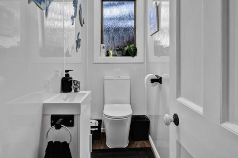 Photo of property in 73 Puriri Street, Hawera, 4610