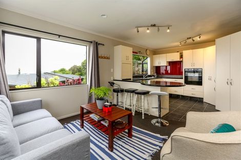 Photo of property in 25 Veale Road, Frankleigh Park, New Plymouth, 4310